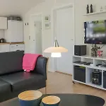 Дом отдыха 2 Bedroom Stunning In